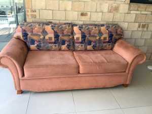Sofa sturdy