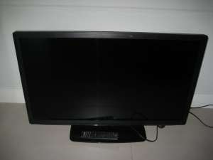DSE 80CM LCD FLAT SCREEN TV