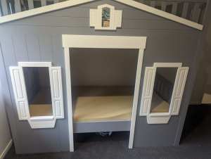 Single size House Bunk Bed