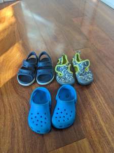 Lot of childrens shoes size 5 - Crocs and water sandals