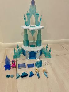 Frozen little kingdom Elsas magical rising castle