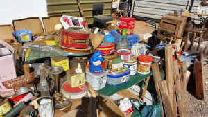 garage sale lots of stuff on saturday and sunday 20 , 21st april
