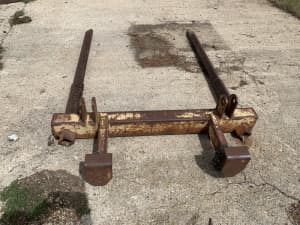 Round Bale Hay Forks / Carrier