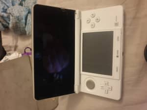 NINTENDO 3DS GAMING CONSOLE pearl white 