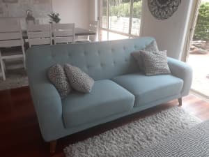 2 Seater Lounge & Cushions