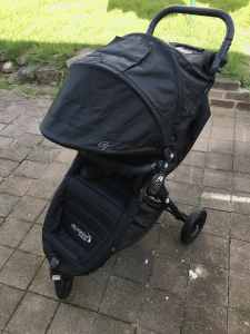 Get Moving with Ease: Baby Jogger City Mini GT (negotiable!)