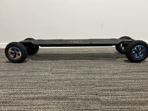 Evolve Carbon GTR skateboard