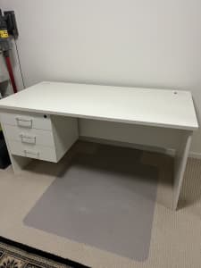 White Office/Computer Desk