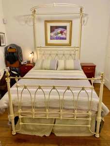 Antique (late 1800s) Solid Cast Iron Queen Size bed with mattress!