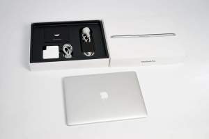 Apple MacBook Pro (Retina, 15-inch, Late 2013) 2.6 GHz i7 - 1TB SSD -