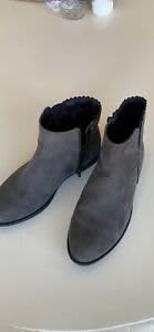 Grey boots size 4