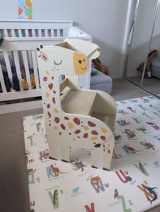Giraffe Learning Tower Step Up Stand Up Stepup Stool