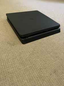 PS4 Slim 1Tb (Controller Included)