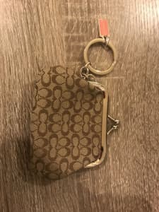 Authentic Guess mini purse includes a key ring chain