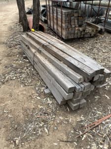 100x Hard wood posts