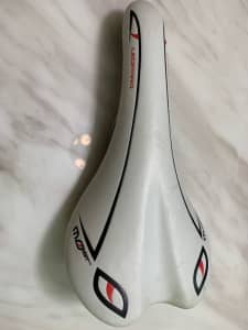 Most Leopard bicycle seat by Pinarello