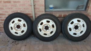 Wheel rims/tyres, steel 17-inch, 6-stud ex Prado (3)