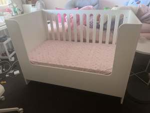 Cot/ Toddler Bed