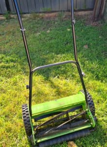 Lawn mower Saxon push mower