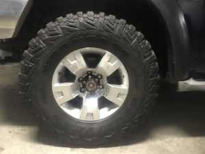 5x 35”Nissan Patrol wheels and tyres