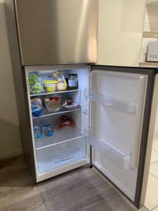 Hisense fridge freezer great condition