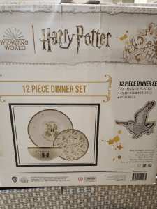 Harry Potter 12 piece dinner set