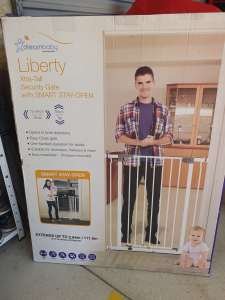 Baby Gate - Dreambaby Liberty Xtra-Tall Security Gate