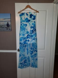 Gorgeous Strapless Blue and White Dotti Dress. Size 8.