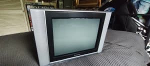 TV CRT 21 Panasonic working well  No remote YES STILL AVAILABLE IF SE