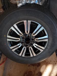 Bridgestone Duler 265 70 R18 tyres and rims