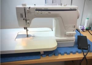 Husqvarna MegaQuilter Sewing Machine