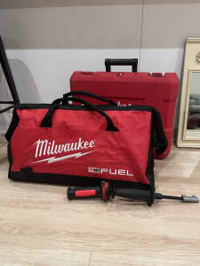 Milwaukee tool bag and stuff / Balga