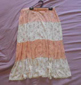 Pretty Peachy PInk and White Rose Print Crinkle Skirt fit ladies 12