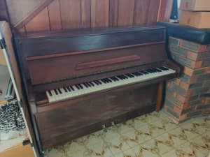 Vintage Knight upright piano $50