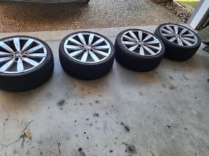 19inch Volkswagen rims with brand new tyres