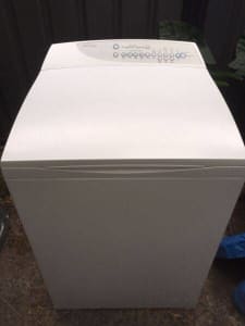 Fisher & Paykel 7.5 KG Washing Machine / Delivery