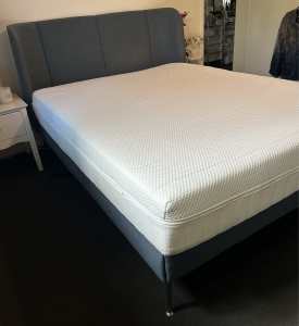 NEAR NEW QUALITY QUEEN SIZE BED