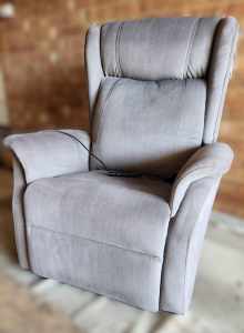 Dual Motor Electric Recliner Lift Chair (1/3 retail price)