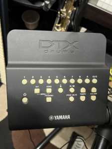 Yamaha drum kit DTX400K