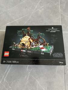 Brand new Lego 75330 Jedi Training Star War