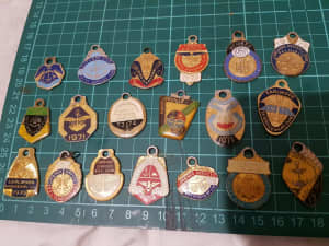 Vintage RSL SERVICE MANS MEMBERSHIPS BADGES COLLECTION 19 BADGES SELL 