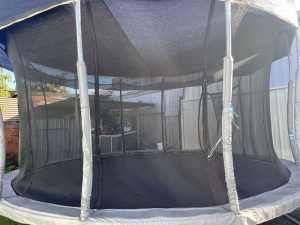 XL VULY TRAMPOLINE with brand new wall tent