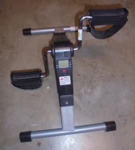 BIKE PORTABLE FOOT PEDDLER WITH LCD MONITER USED ONCE