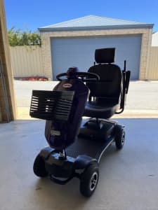 $2000 NEW REDUCED Sweetrich Captain Mobility scooter **4months old**