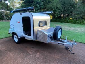 Teardrop camper trailer: one and a half years old, excellent condition