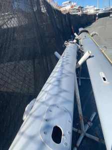 Yacht mast - broken at top spreader