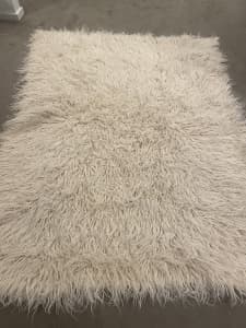 100%wool hand made rug