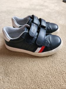 Kids Tommy Hilfiger shoes size euro 28 rrp $99