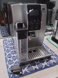 DeLonghi Dinamica Coffee Machine