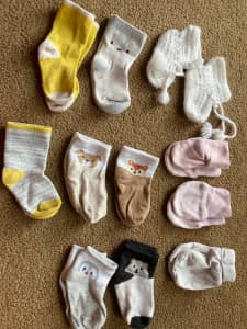 Baby Stuff (bibs, mittens, booties, hats etc)